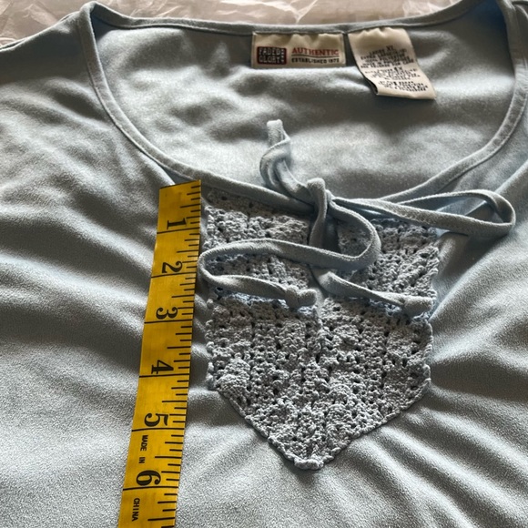 Authentic Faded Glory Light Blue Short Sleeve U-Neck Shirt - Picture 9 of 9